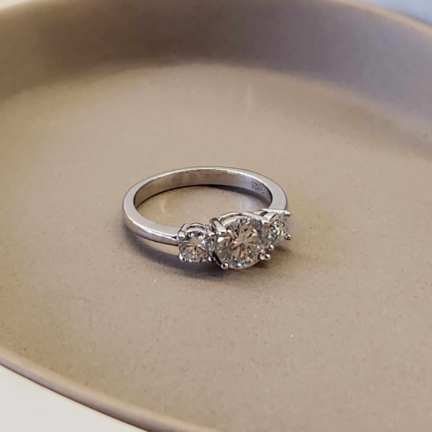 Suprene Bags Trilogy Moissanite Ring