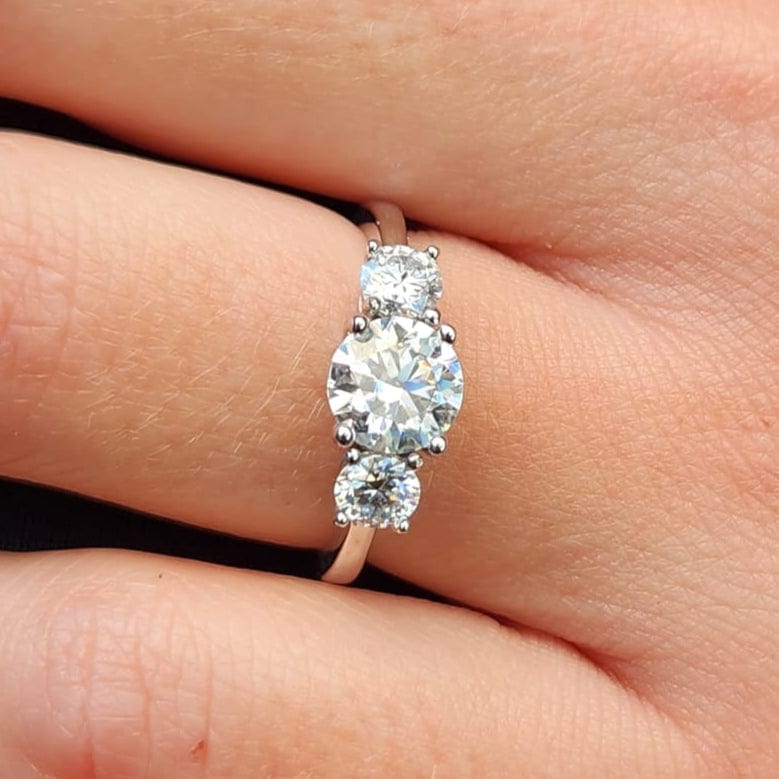 Suprene Bags Trilogy Moissanite Ring
