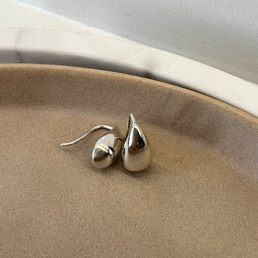 Suprene Collective Dewdrop Earrings silver tone 925 Sterling Silver high gloss teardrop