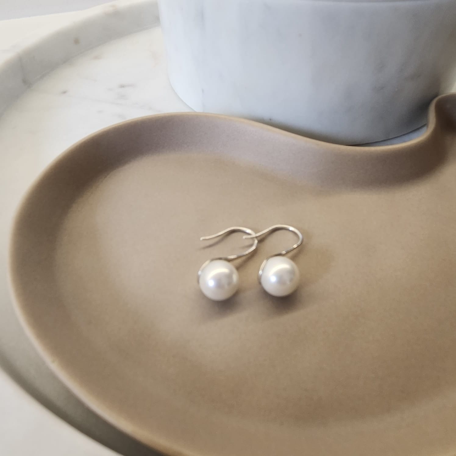 Suprene Collective Pearl Drop Earrings 925 Sterling Silver hook shell pearl silver tone