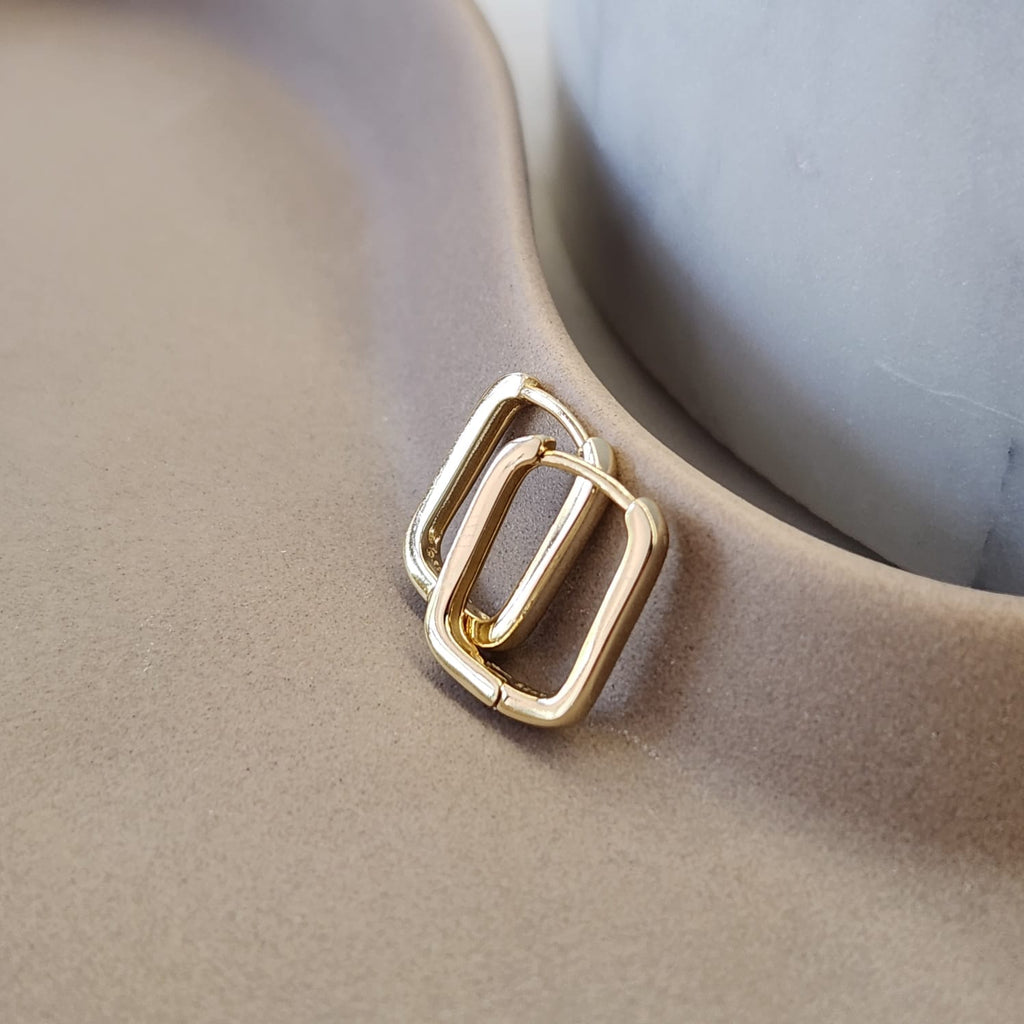 Suprene Bags Gold Square Huggie Earrings