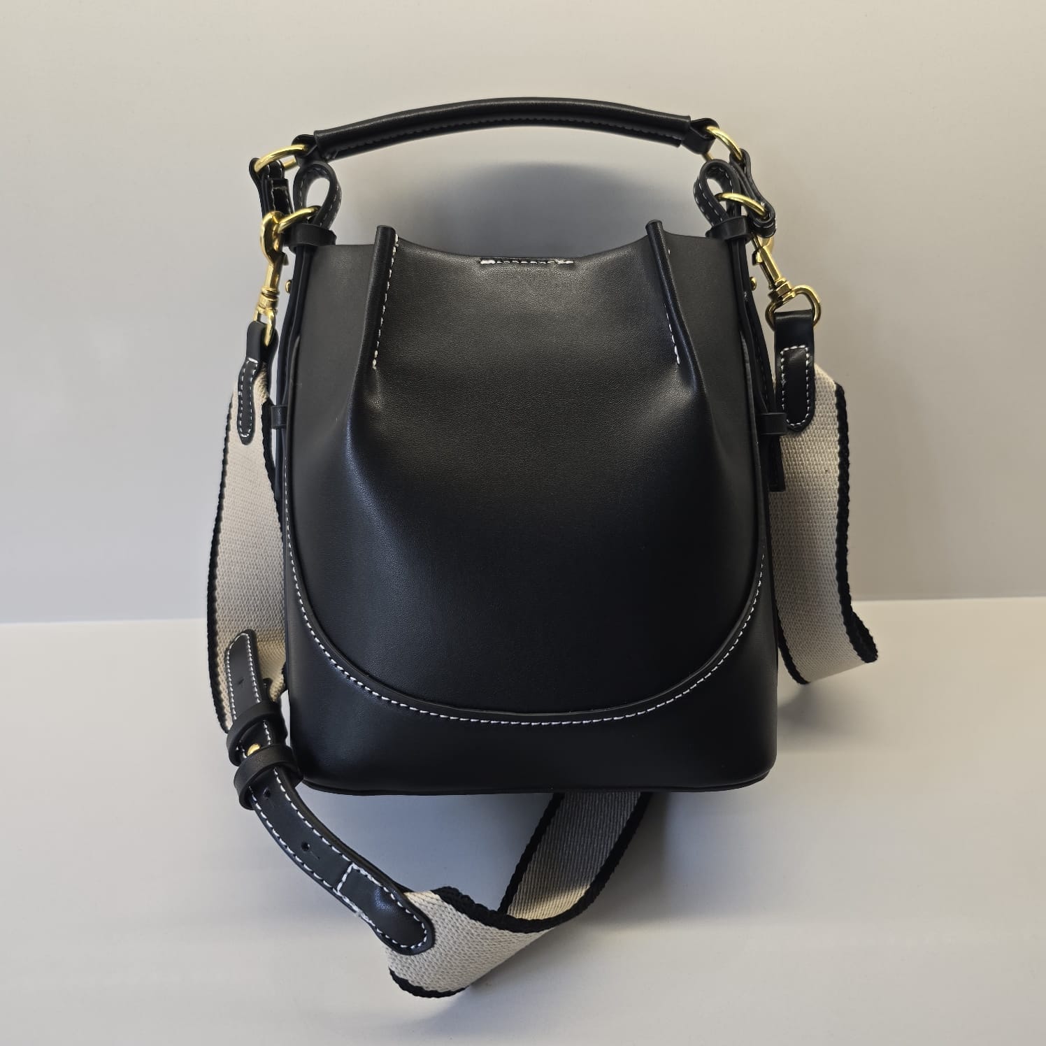 Suprene Bags Handbags Black Bucket Bag